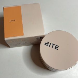 Bite beauty new in box setting powder color Apricot